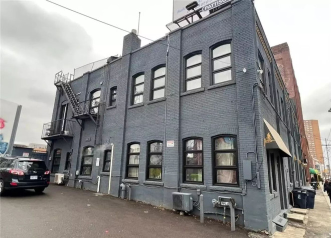 2480 dundas street west 