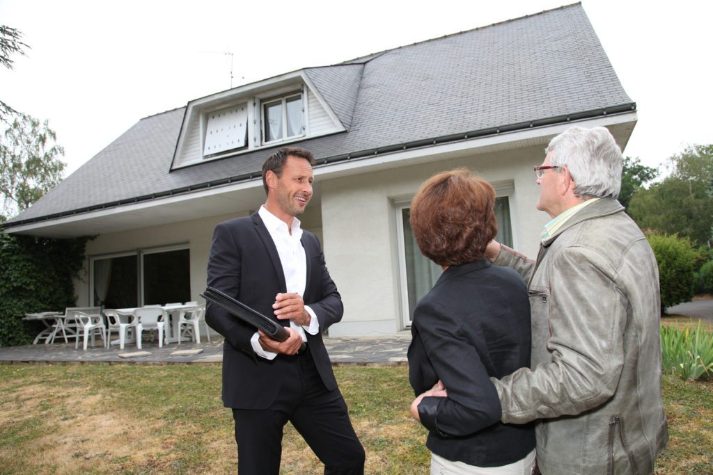 bigstock-Real-estate-agent-with-senior-20892140-1024x683.jpg